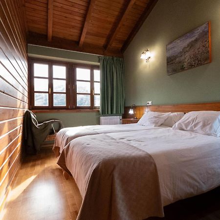 Apartamentos Rurales San Feliz 波拉·德莱纳 外观 照片