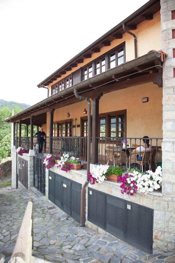 Apartamentos Rurales San Feliz 波拉·德莱纳 外观 照片