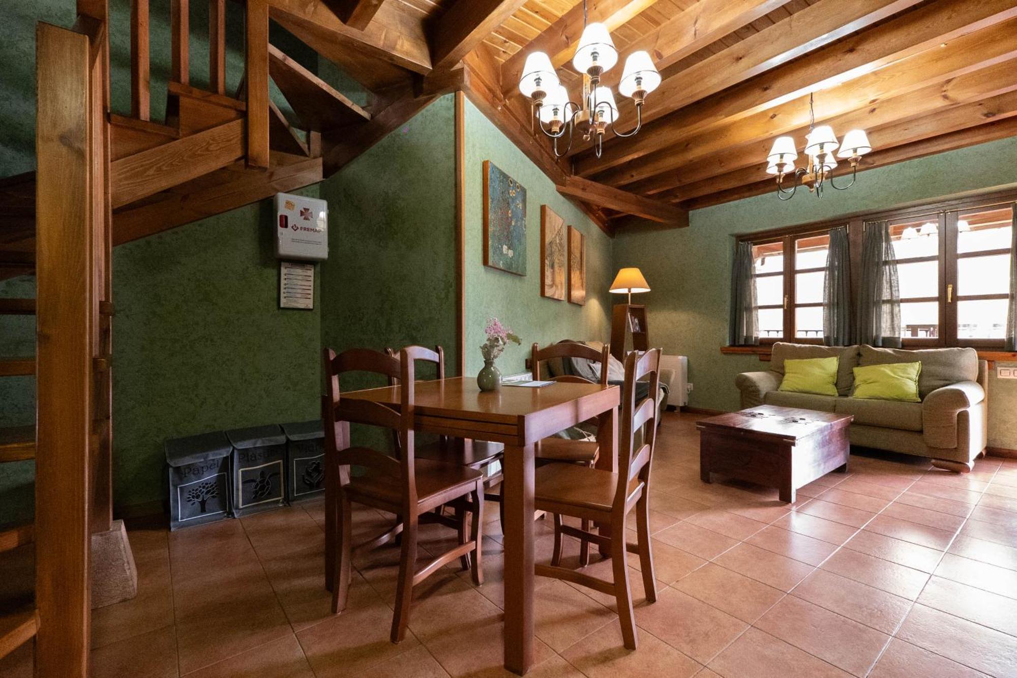 Apartamentos Rurales San Feliz 波拉·德莱纳 外观 照片