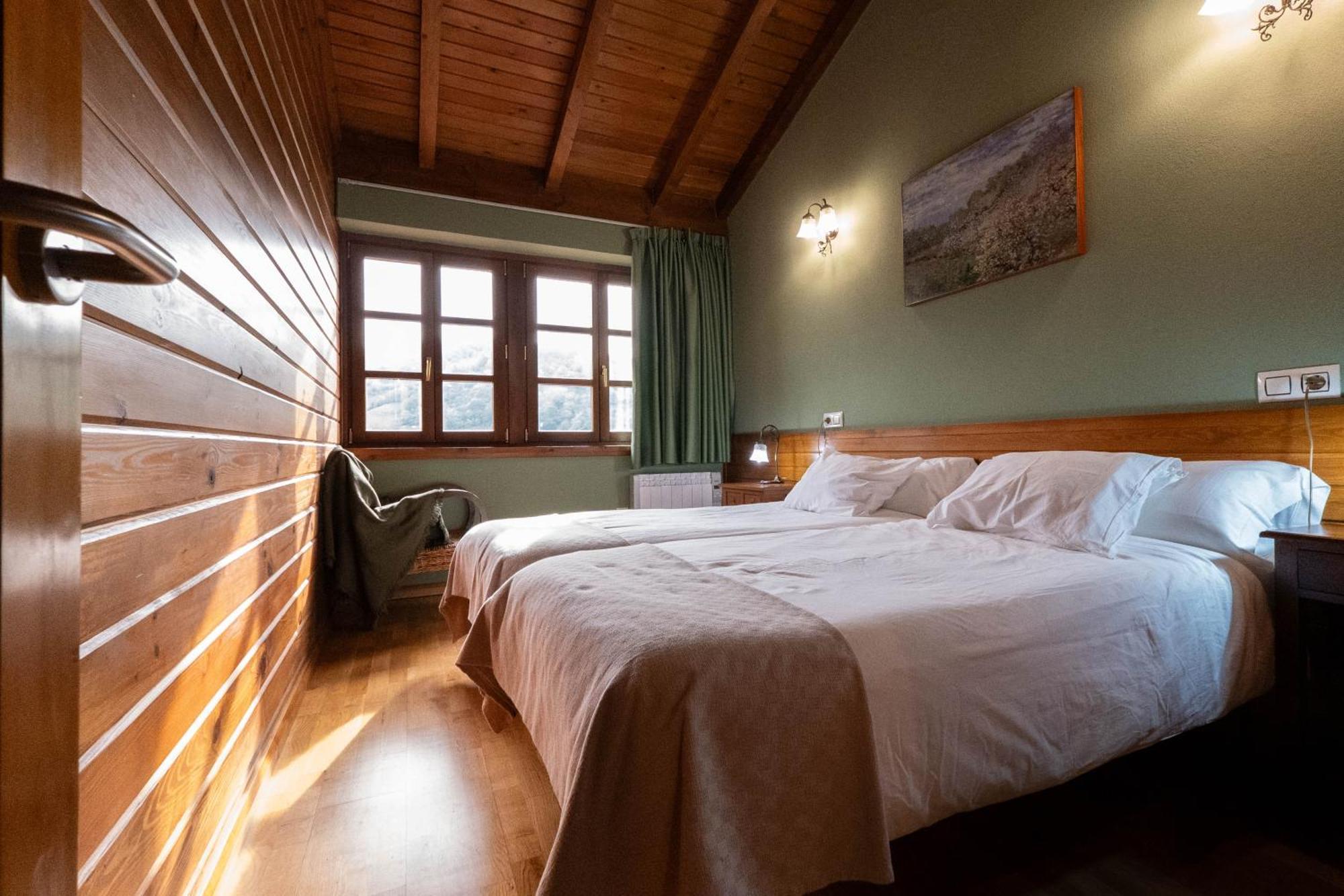 Apartamentos Rurales San Feliz 波拉·德莱纳 外观 照片