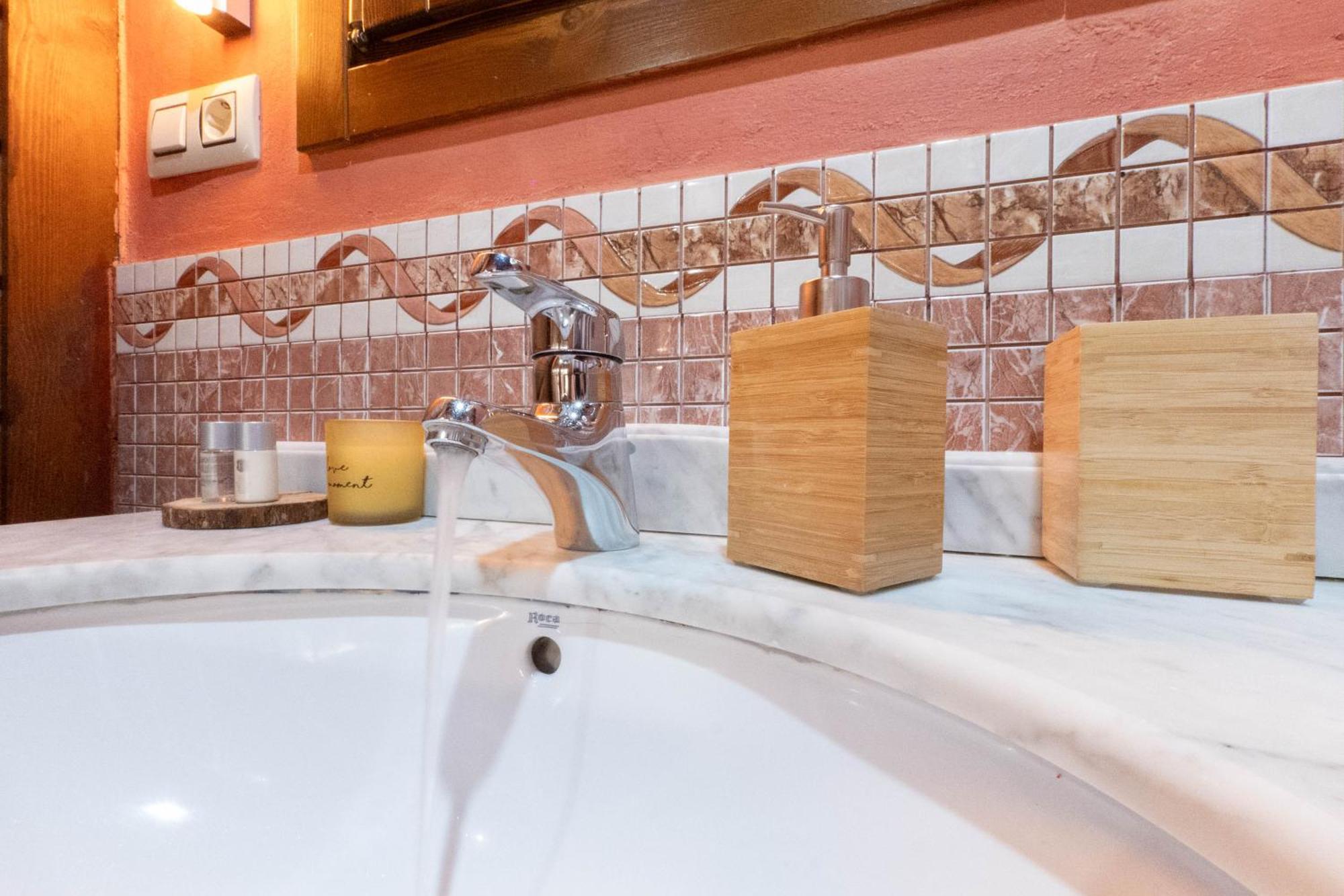 Apartamentos Rurales San Feliz 波拉·德莱纳 外观 照片