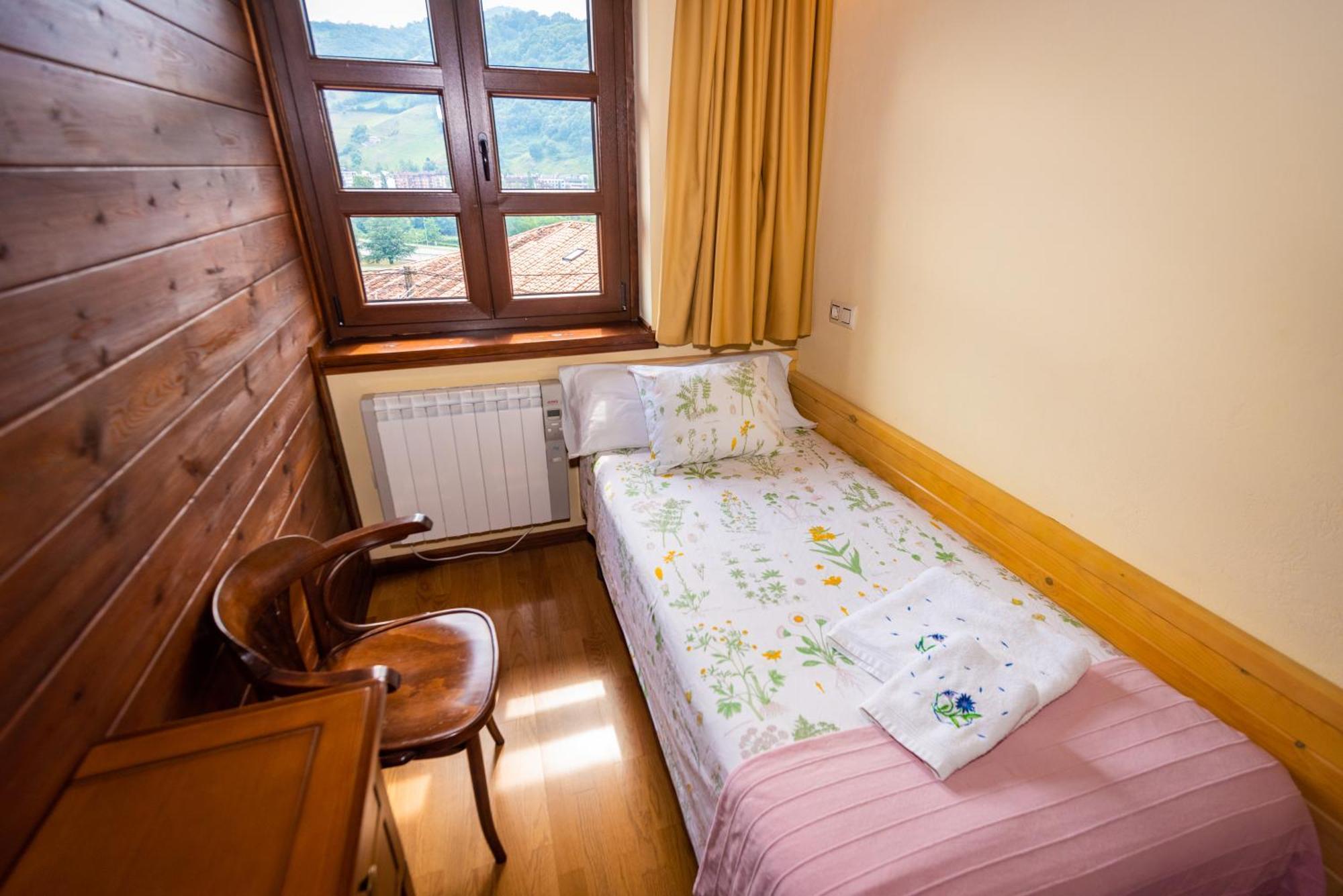 Apartamentos Rurales San Feliz 波拉·德莱纳 外观 照片